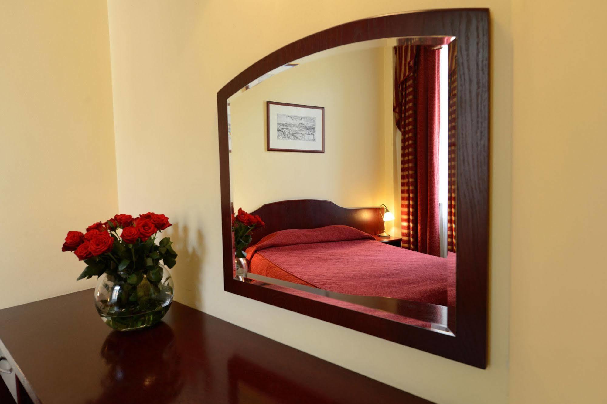 Matejko Hotel Krakow Bagian luar foto